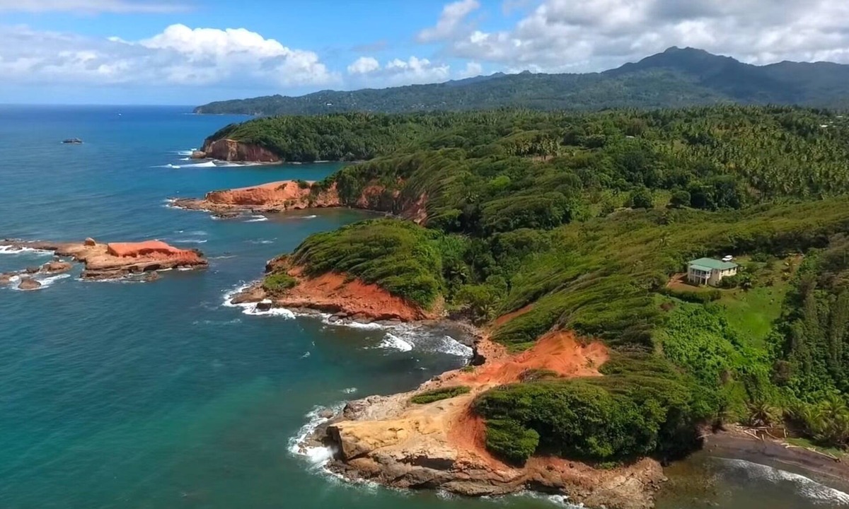 Calibishie Villa | ADVENTUROUS, SECLUDED VILLA WITH STUNNING VIEWS