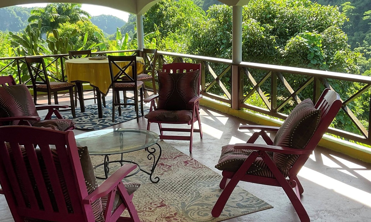 Roseau House | Aura spacious three-bedroom tropical retreat with air-conditioned bedrooms,