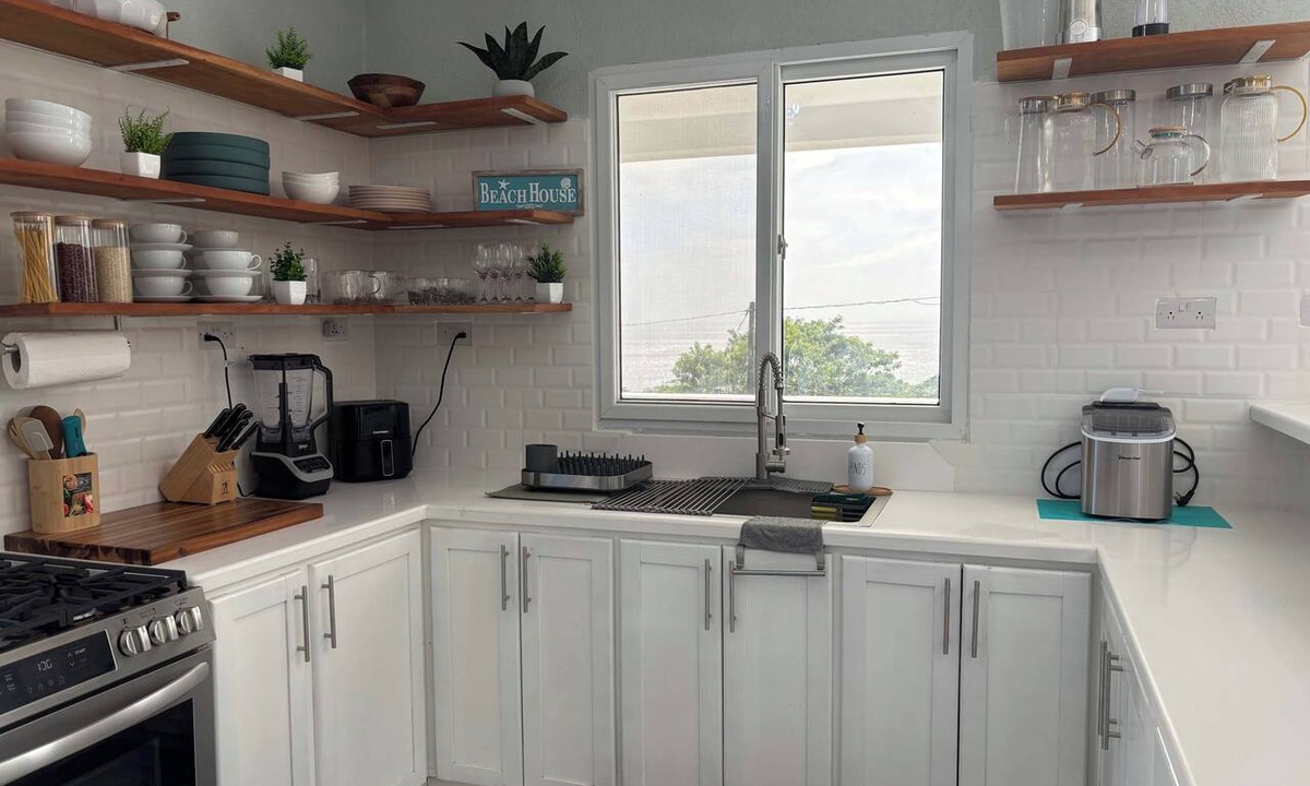 Mero Apartment | Castaways Haven Apt 2, Few steps from Mero Beach