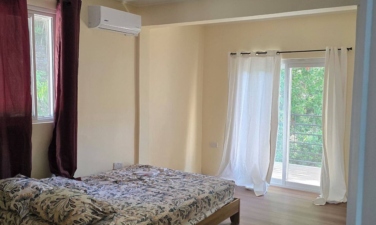 Castle Comfort House | Cooles Breeze Heights