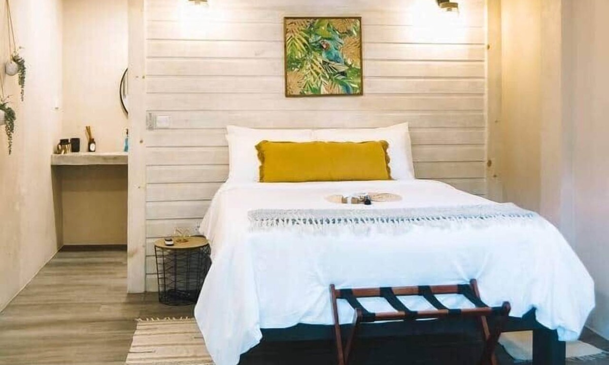 Calibishie Apartment | Jasmine garden suite