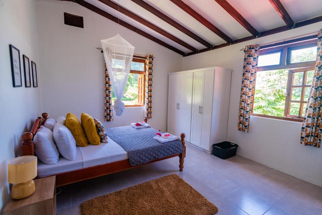 Saint Peter Parish House | Maison de Lecointe