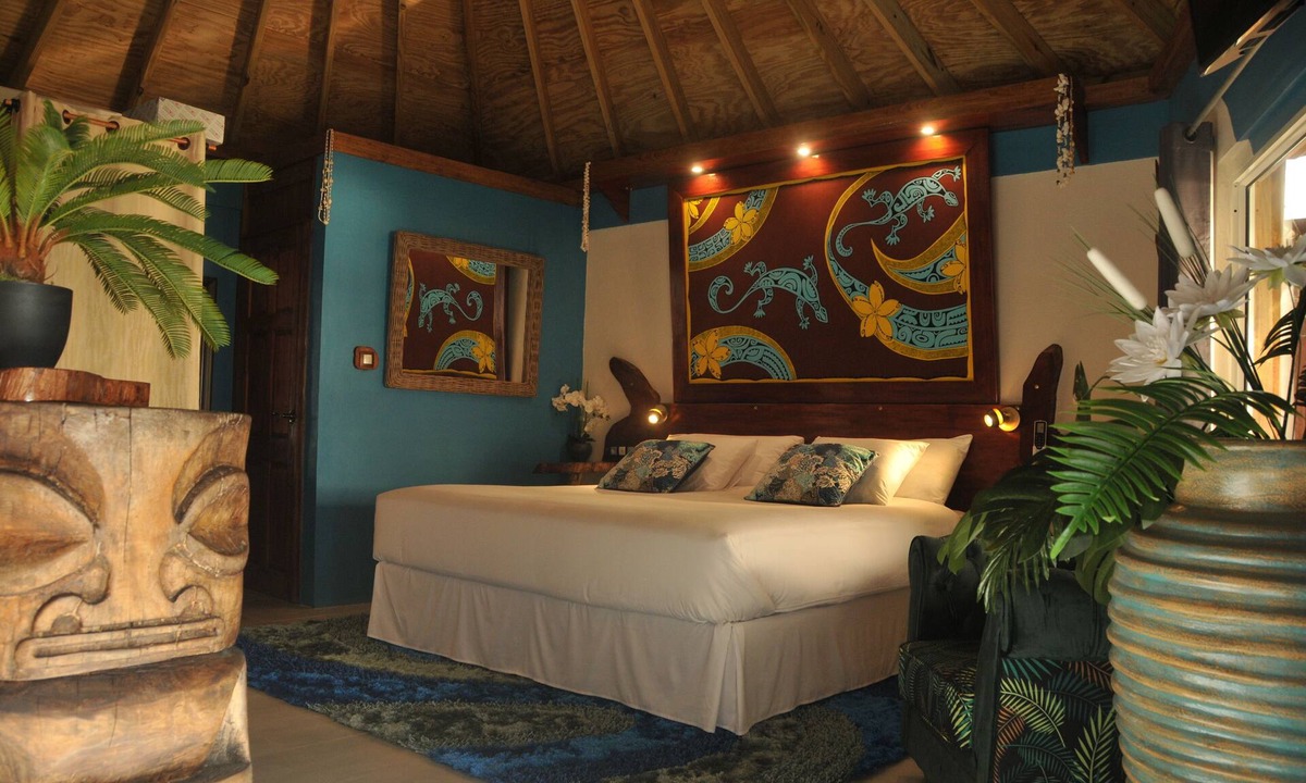 St. Joseph Hotel | Mango Island Lodges