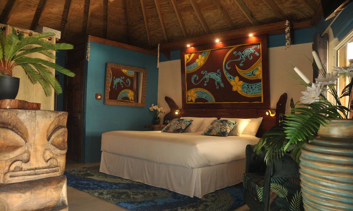 St. Joseph Hotel | Mango Island Lodges