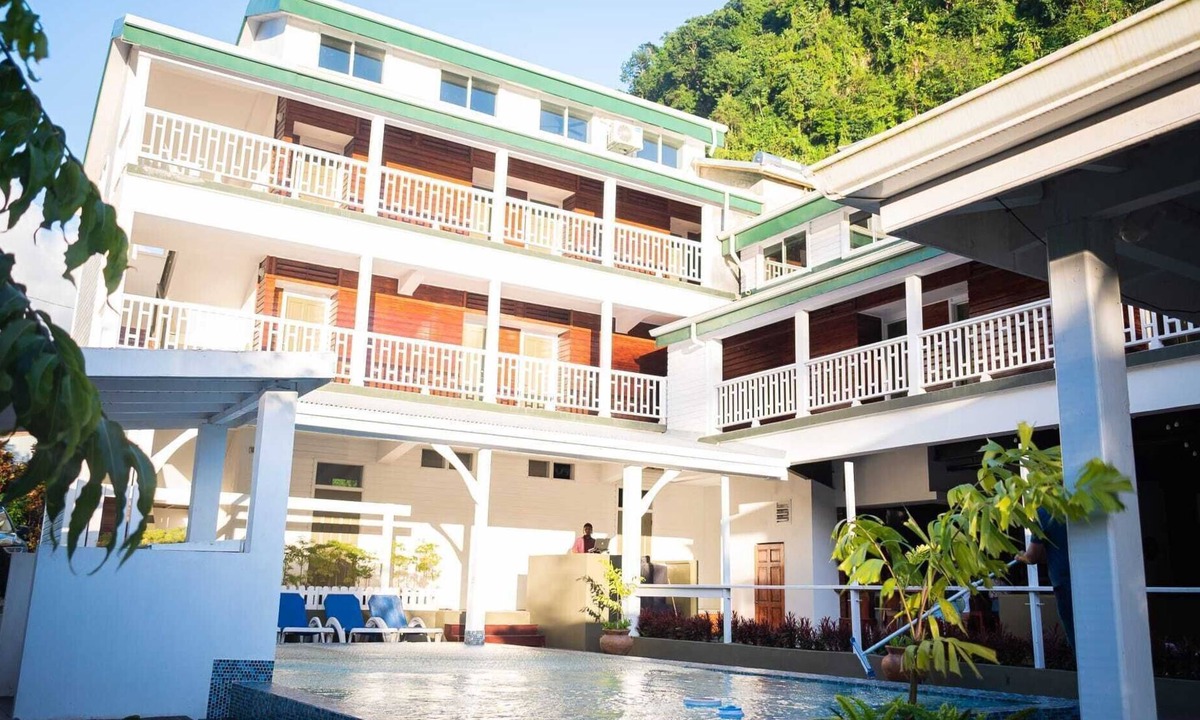 Roseau House | Middle Ham Suite - Villa Copthall