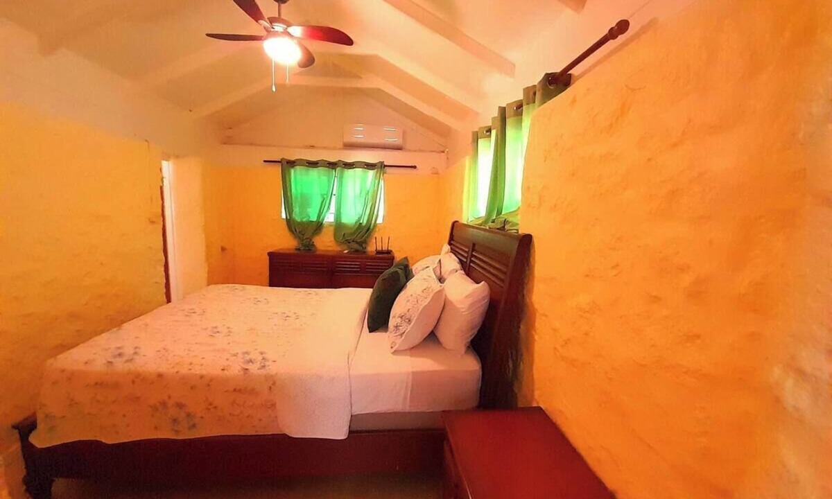 Pointe Michel Resort | Pinard's Mountain Resort - Cottage 5