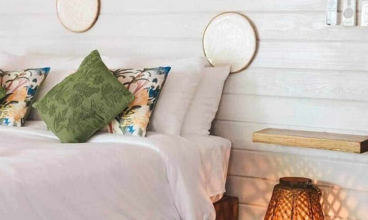 Calibishie Resort | Seashell suite beachfront with pool access