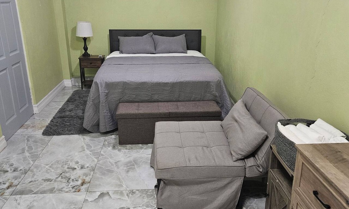 Calibishie House | Wonderful 1-bedroom house with AC in charming Marigot
