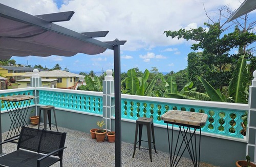 Saint Peter Parish House | 2-bedroom house in pleasant Marigot with air conditioning
