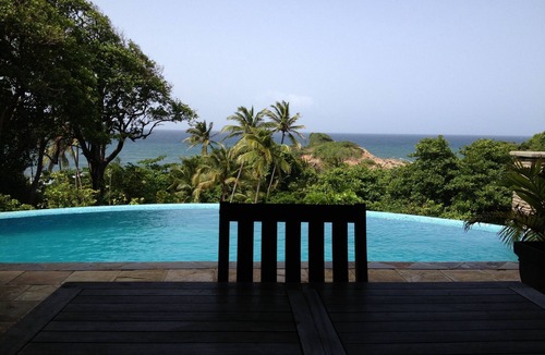 Calibishie Villa | Beachfront Luxury 2 bedroom Villa with private Pool