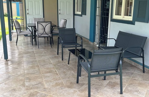 Canefield House | Bougainvillea Villa - Serene 3-bedroom house with AC in Canefield East