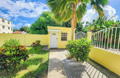 Picard Apartment | Cozy Centrally Located 2BDR in Picard w/AC, Apt 3