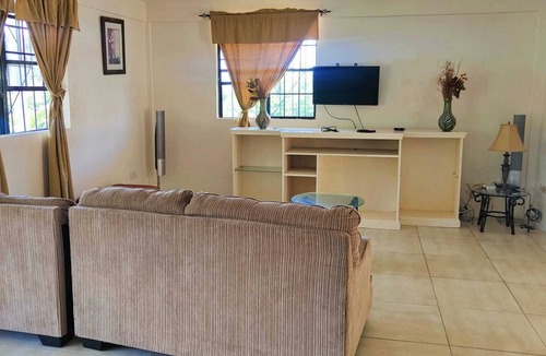 Picard Apartment | Cozy place to stay in picard portsmouth. 3 minutes walk to the beach .