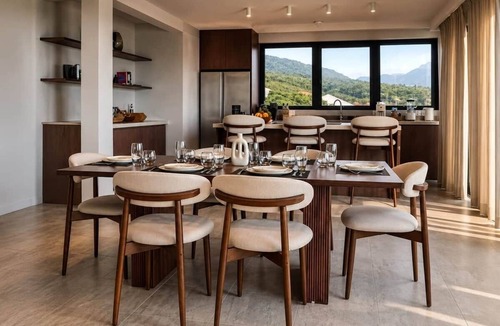 Tanetane House | Crystal View
