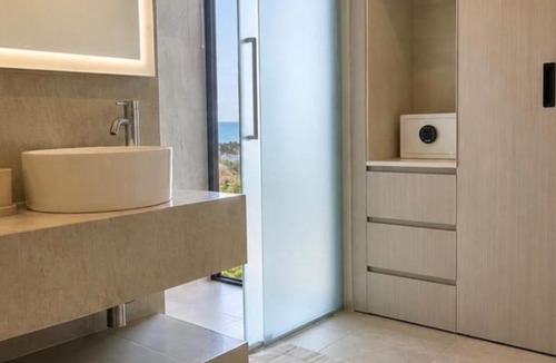 Tanetane Villa | Crystal View