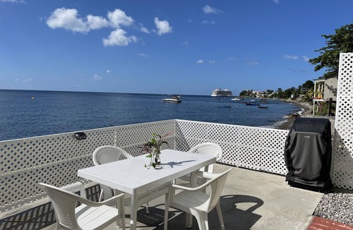 Newtown Apartment | La Bijou, beachfront apartment with amazing views and sunsets