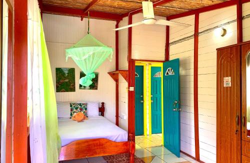 Wotten Waven House | Le Petit Paradis