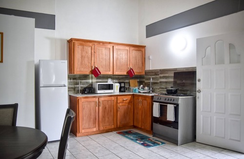 Saint George Parish House | Luxury Master Suite Apartment in City of Roseau