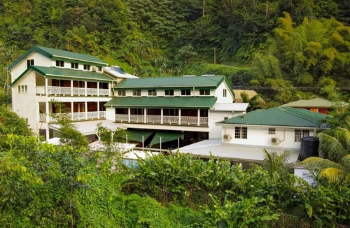 Roseau House | Middle Ham Suite - Villa Copthall