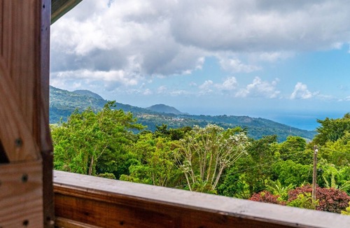 Laudat House | Roxy's Mountain Lodge