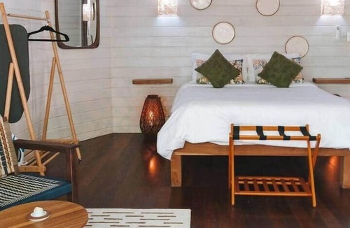 Calibishie Resort | Seashell suite beachfront with pool access