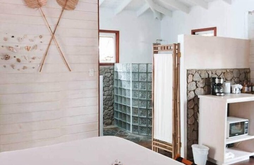 Calibishie Resort | Seashell suite beachfront with pool access