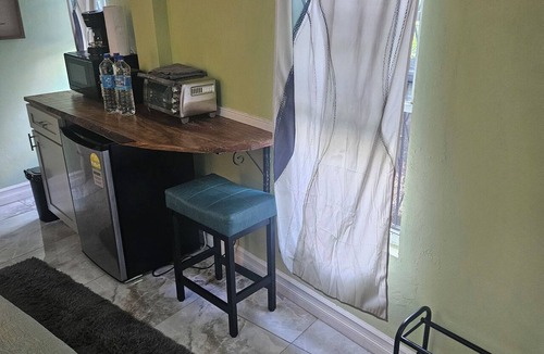 Calibishie Apartment | Studio in enjoyable Marigot with air conditioning
