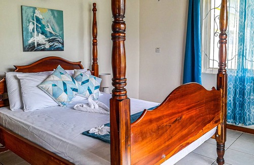 La Plaine Villa | Sunrise Bliss Villa w/Hot Tub, King Bd+Mountain and Ocean View