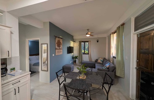 Mero Apartment | Sunset Vista charming 1-bedroom apartment 0.4 miles from beautiful Mero Beach.