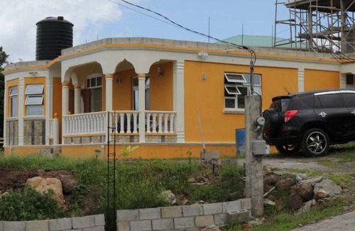 Roseau House | 🏝️ TAG Paradise Vacation Home | 1BR A/C Free Wi-Fi Near Mero Beach