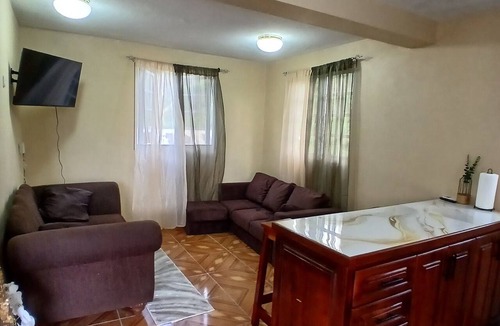 Fond Cani House | Valley View Inn