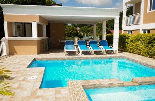 Newtown Apartment | VIP Residence - Ocean & Pool view Lovely 2-Bedroom Apartment