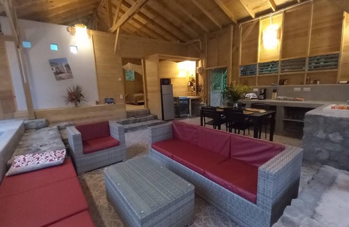 La Plaine House | Wood and stone bungalow with swimming pool