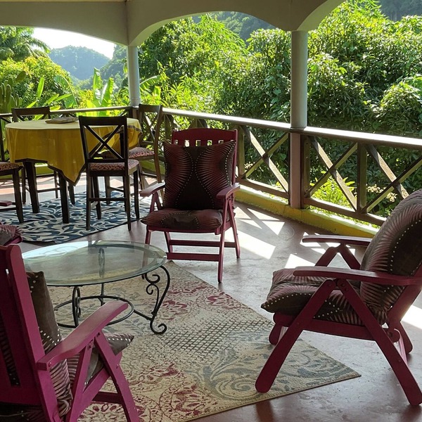 Aura spacious three-bedroom tropical retreat with air-conditioned bedrooms, in Roseau