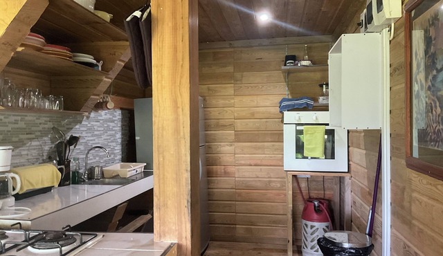 2 bedroom wooden cottage micro Climate living. open air living in Trafalgar Road