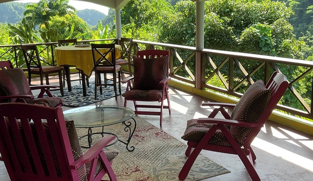 Aura spacious three-bedroom tropical retreat with air-conditioned bedrooms, in Roseau