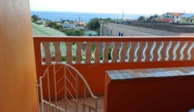 Comfort Haven APT#2 - Ocean View Balcony, AC, 1 Double Bed in Roseau