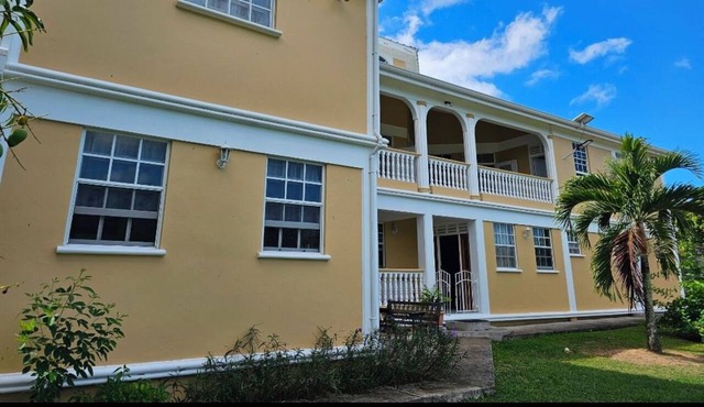 Elegant 2-bedroom apartment in prestigous Morne Daniel near Roseau in Morne daniel
