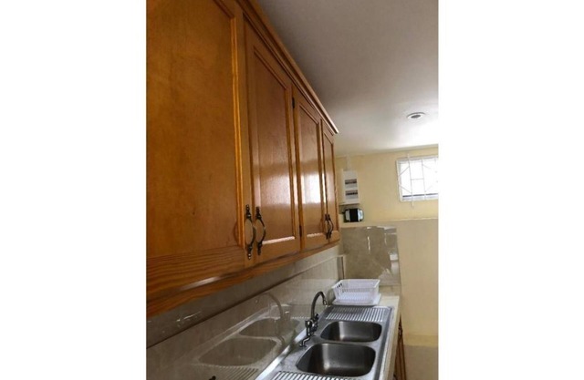 TETE Comforts . is a 10-minute walk from the city Roseau. in Roseau