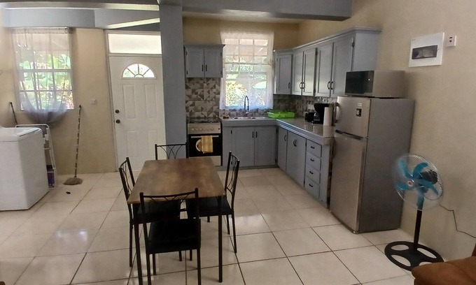 Fond Cani Apartment | Cozy Vacation Retreat APT 2 with WiFi, AC in enchanting Roseau Valley