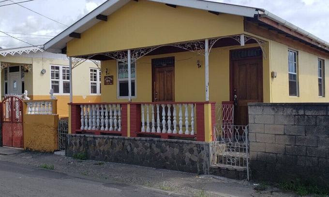 Newtown Hostel | Roseau Hostel & Beach Front Property 12