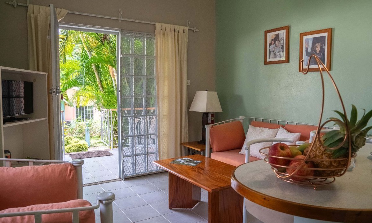Picard Apartment | Kootney Resorts