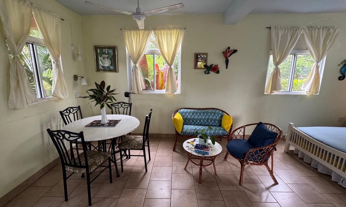 Calibishie Apartment | Jacoway Inn