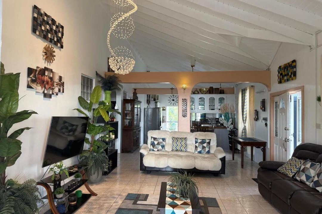 Mahaut Villa | Luxurious Hillside Villa Near Roseau
