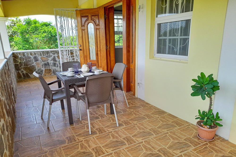 Photo of Patio Balcony in La Plaine