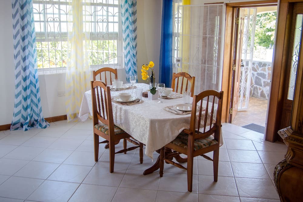 Photo of Bedroom in La Plaine