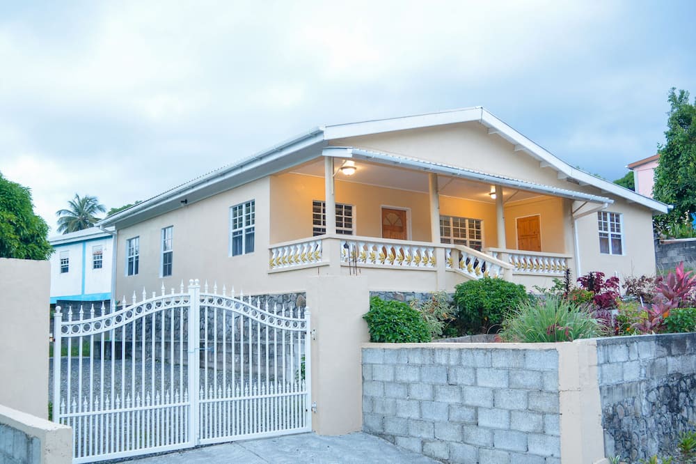 Photo of Outdoor in La Plaine