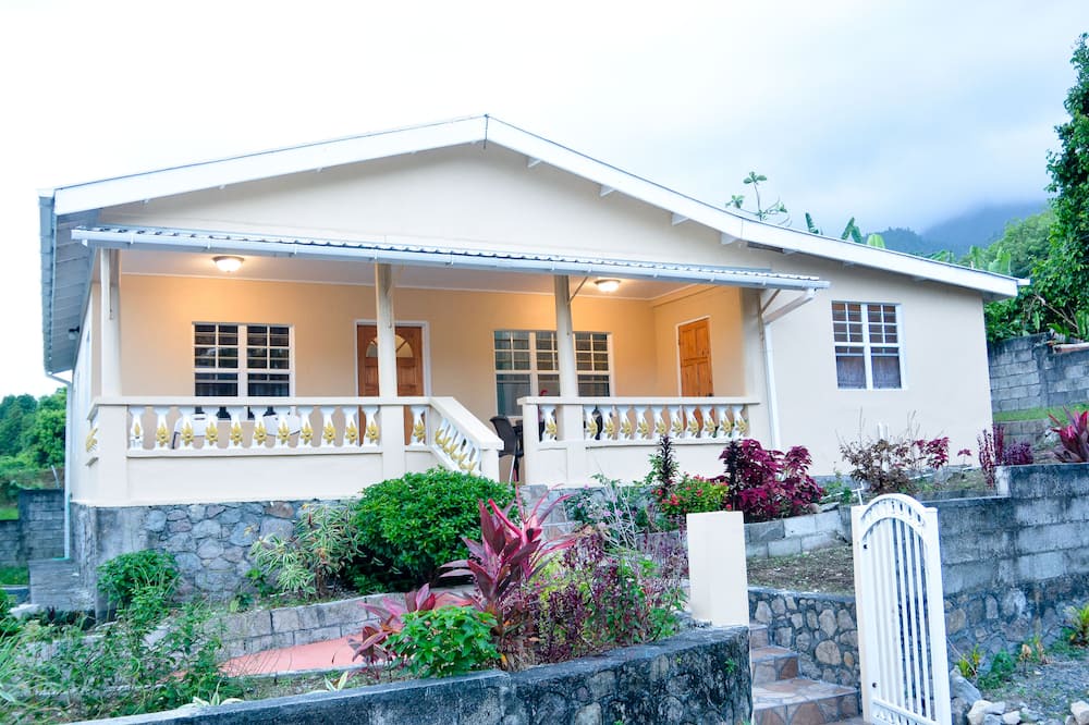 Photo of Outdoor in La Plaine