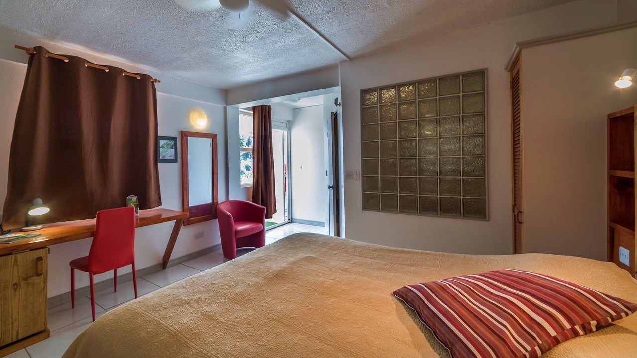 Photo of Bedroom in Picard