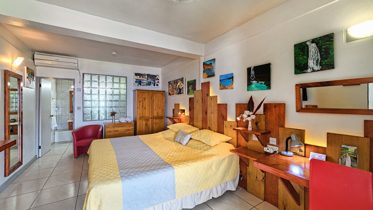 Photo of Bedroom in Picard